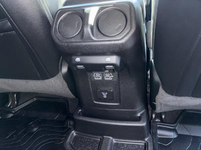 2020 Jeep Wrangler Sahara Altitude