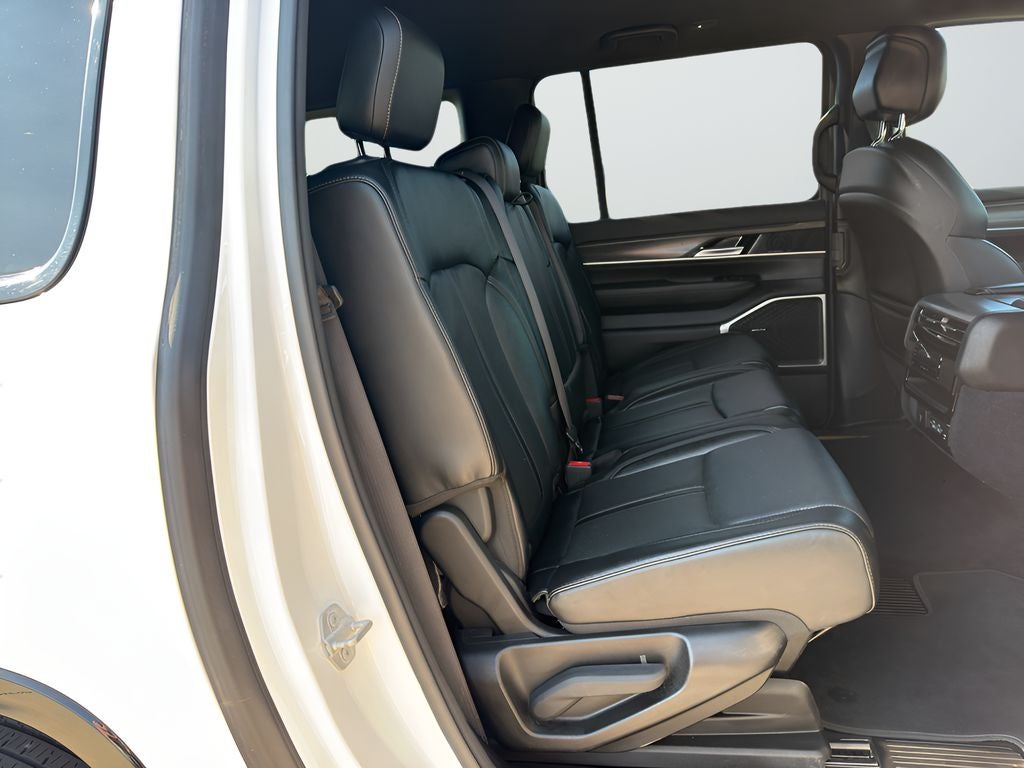 2023 Jeep Wagoneer L Series III