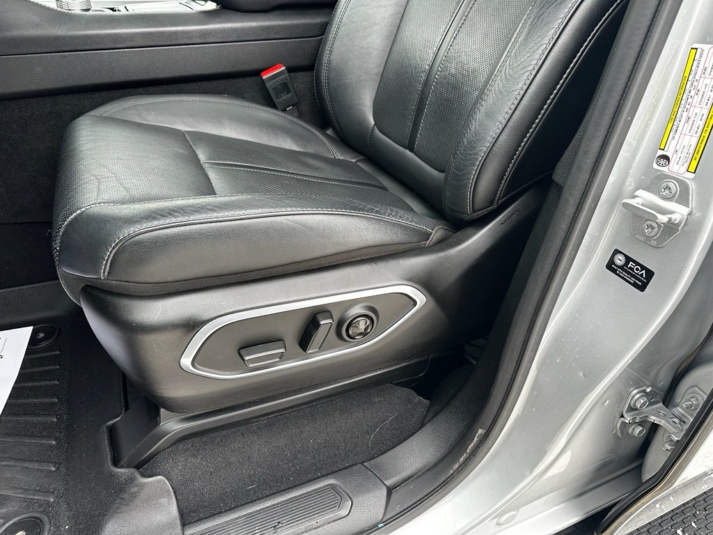 2024 Jeep Wagoneer L Series II Carbide