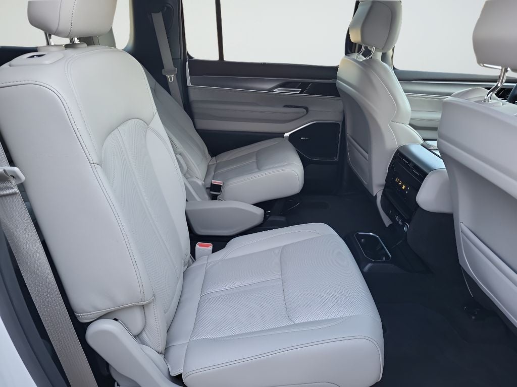 2025 Jeep Wagoneer L Series III