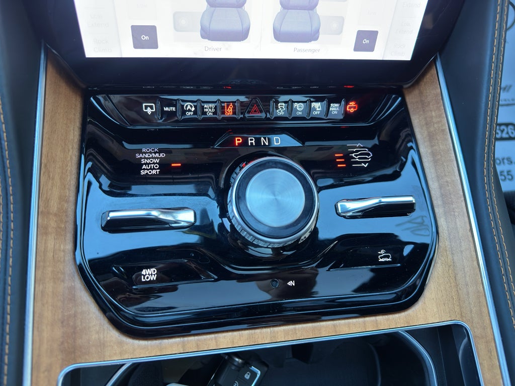 2024 Jeep Grand Wagoneer Series III