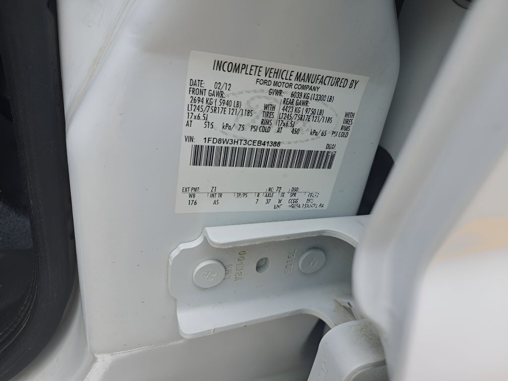 2012 Ford F-350 Super Duty Chassis XL