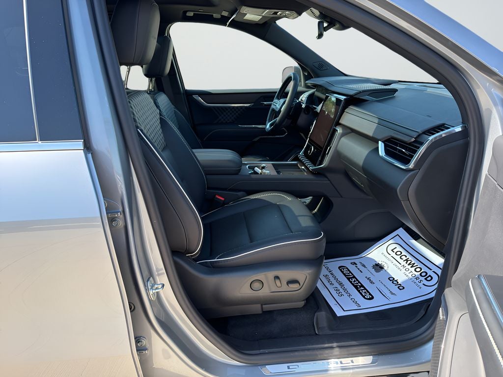 2024 GMC Acadia AWD Denali