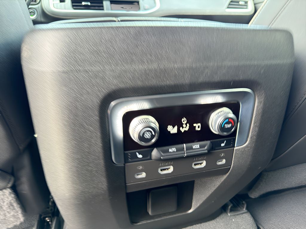 2022 GMC Yukon 1500 SLT