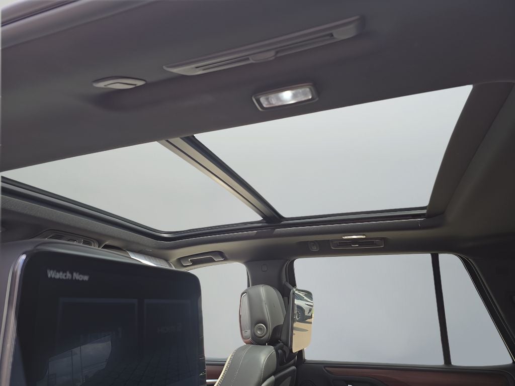 2024 GMC Yukon Denali Ultimate - Photo 16