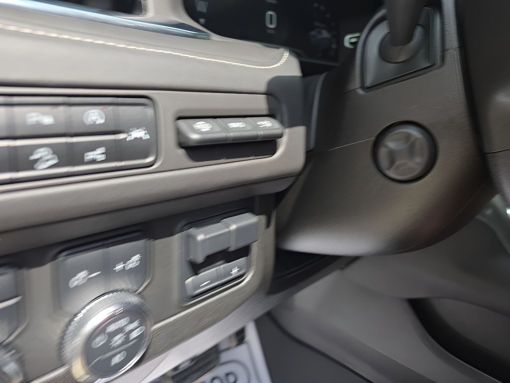 2024 GMC Yukon Denali Ultimate - Photo 19