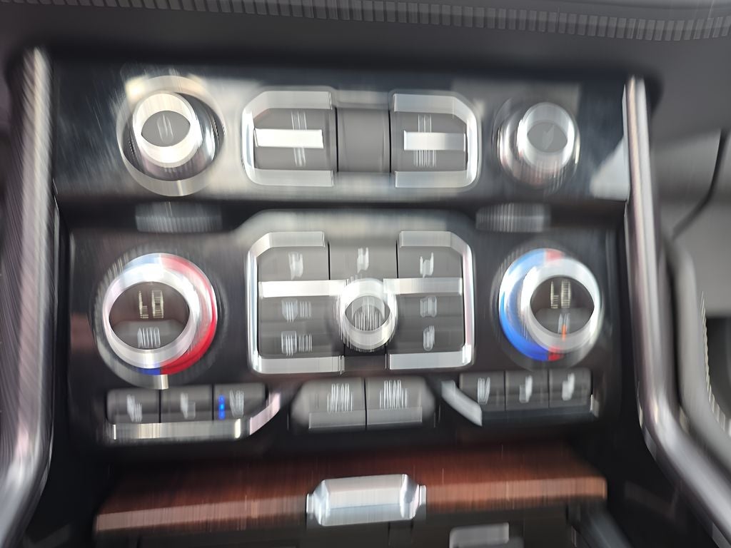 2024 GMC Yukon Denali Ultimate - Photo 27