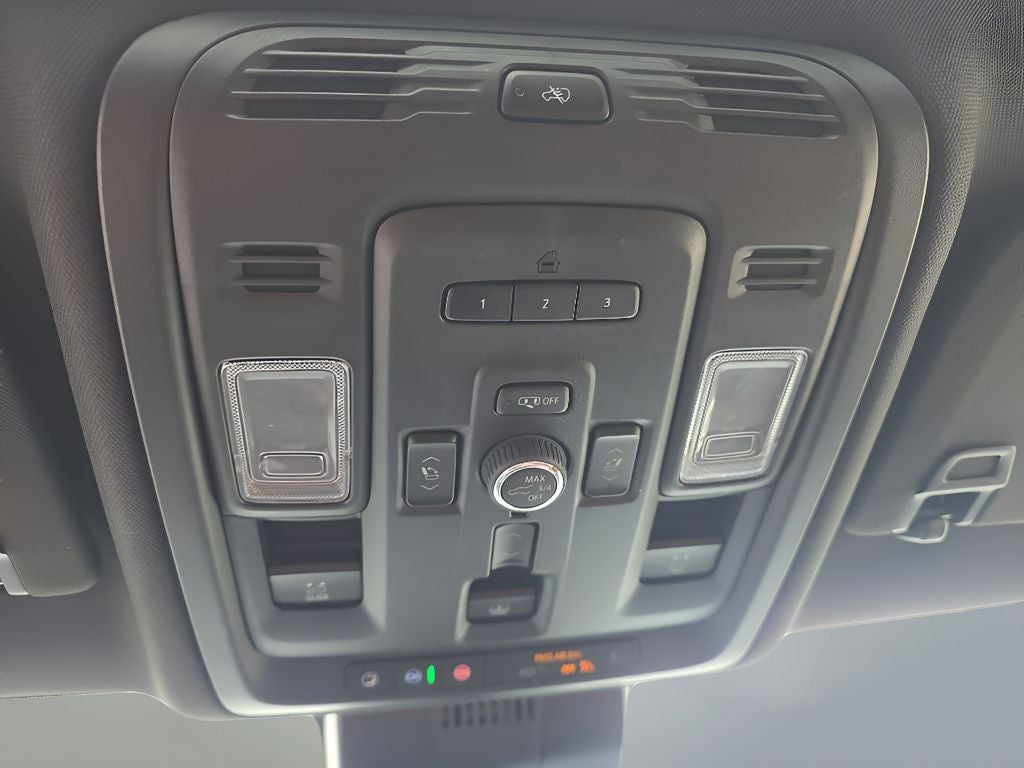 2024 GMC Yukon Denali Ultimate - Photo 31