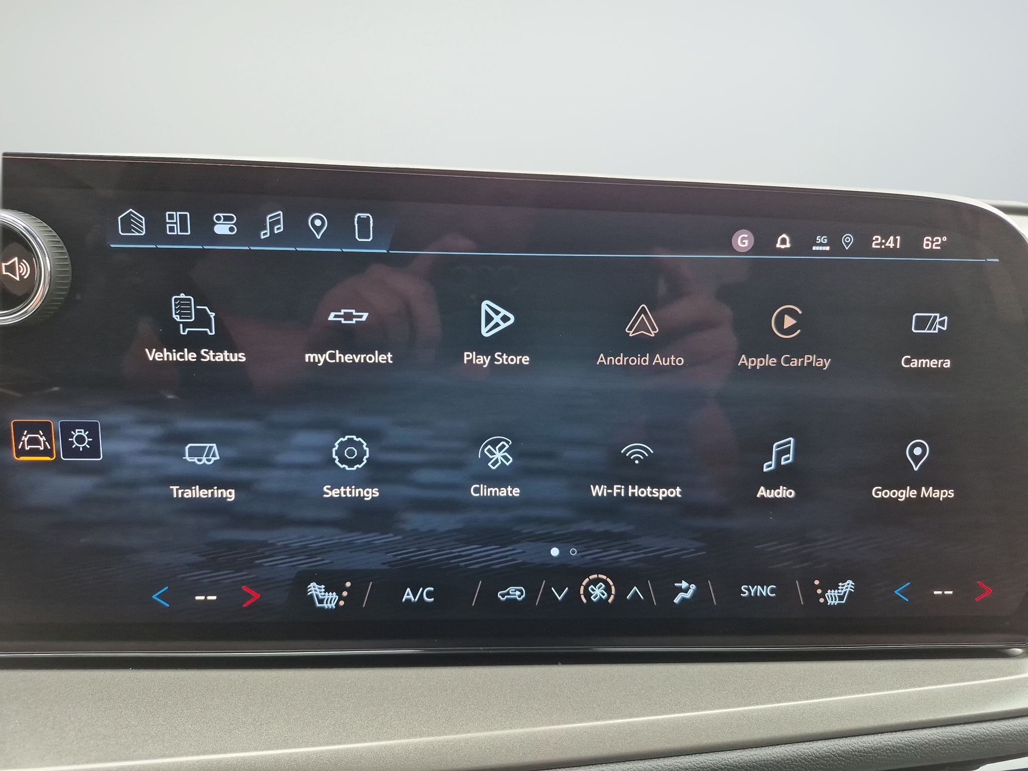 2027 Chevrolet Traverse AWD LT