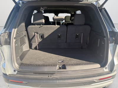 2025 Chevrolet Traverse AWD LT