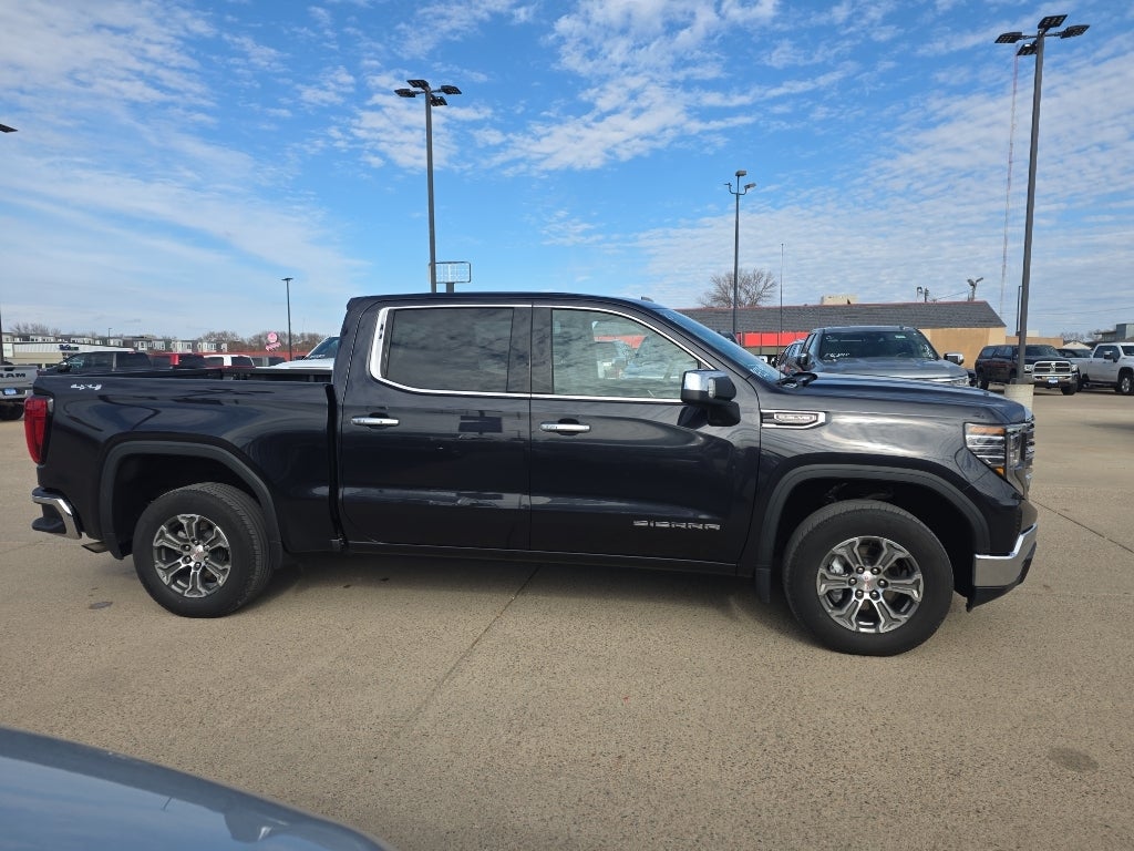 2025 GMC Sierra 1500 SLT