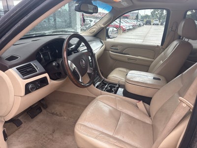 2007 Cadillac Escalade 1500; Luxury Base