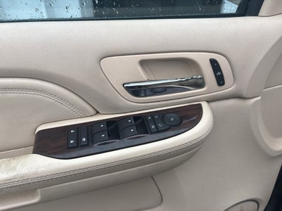 2007 Cadillac Escalade 1500; Luxury Base