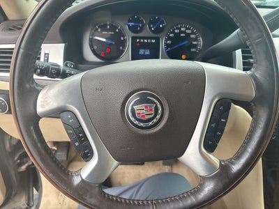 2007 Cadillac Escalade 1500; Luxury Base