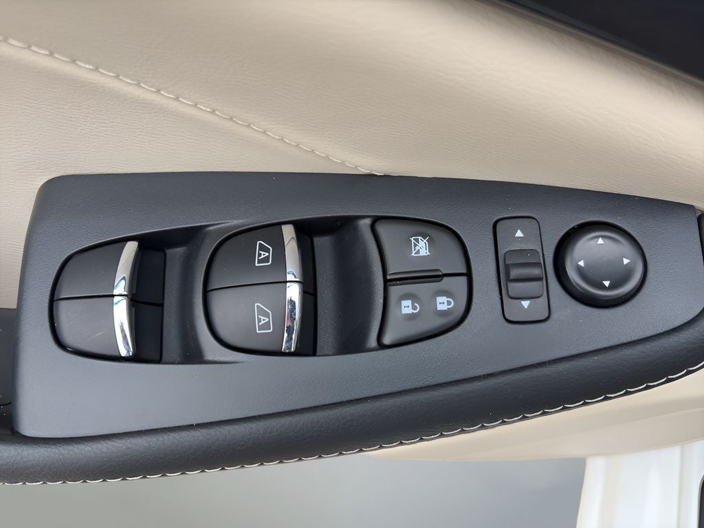 2023 Nissan Maxima Platinum