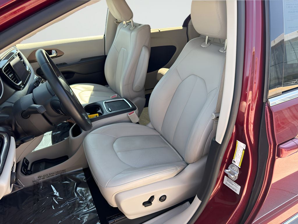 2017 Chrysler Pacifica Touring-L Plus