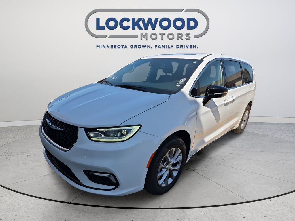 Used 2026 Chrysler Pacifica Limited with VIN 2C4RC3GG2TR207549 for sale in Marshall, Minnesota