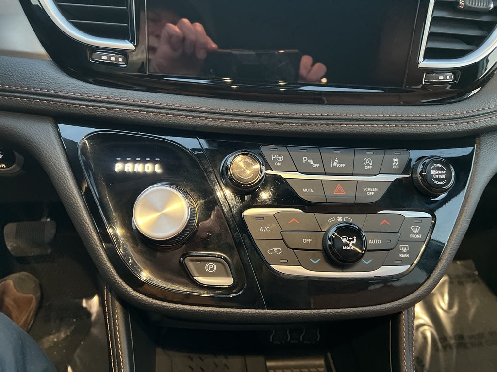 2025 Chrysler Pacifica Pinnacle