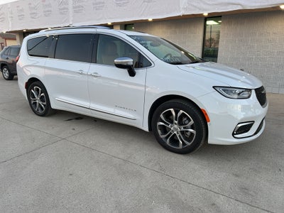 2025 Chrysler Pacifica Pinnacle