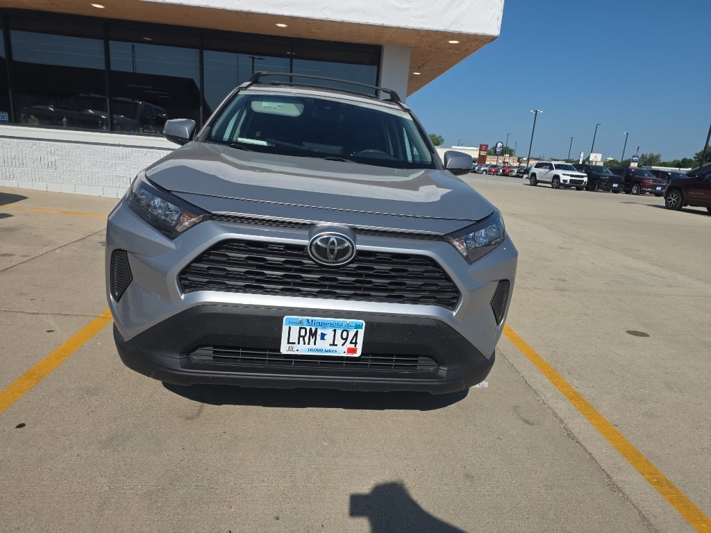 2020 Toyota RAV4 LE