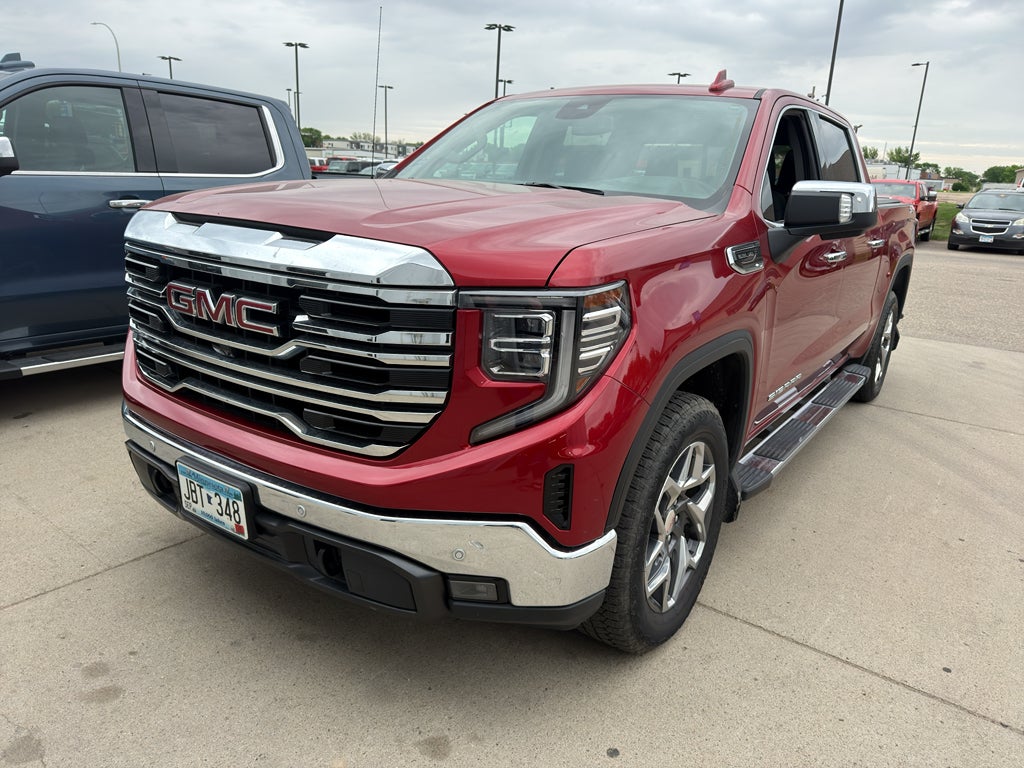 2023 GMC Sierra 4WD Crew Cab Short Box SLT's photo