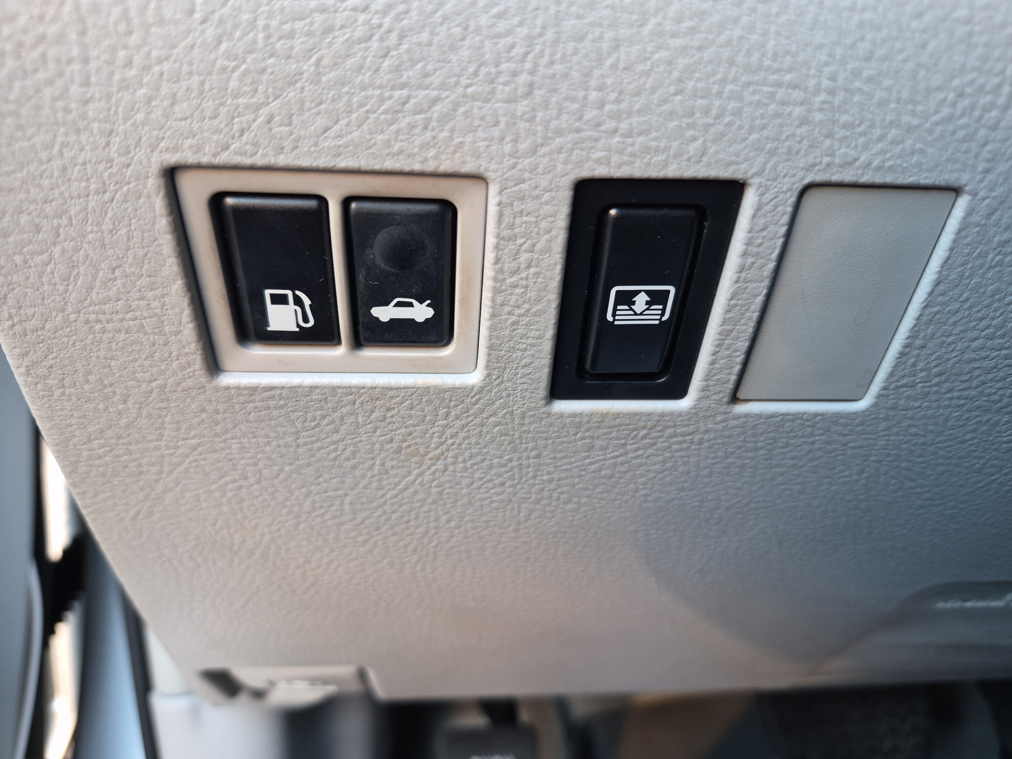 2011 Toyota Avalon 4dr Sdn (Natl)