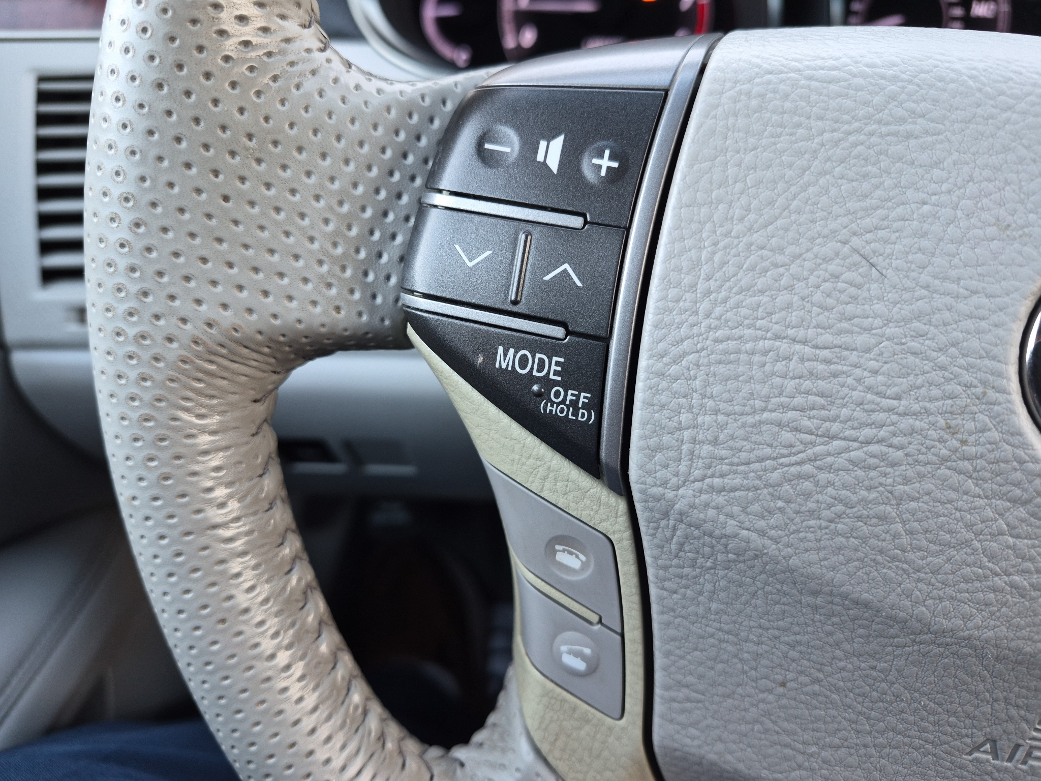 2011 Toyota Avalon 4dr Sdn (Natl)