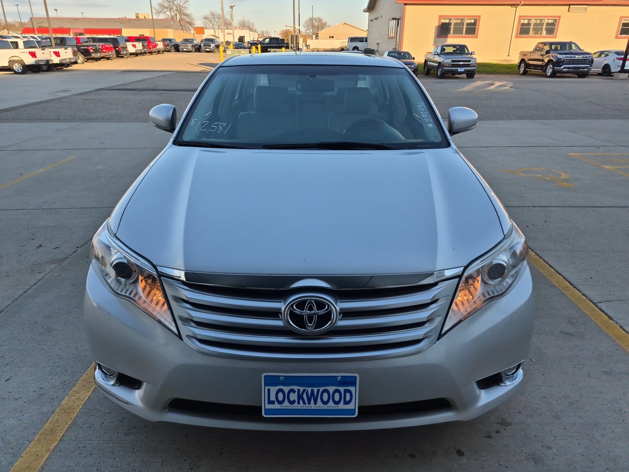 2011 Toyota Avalon 4dr Sdn (Natl)