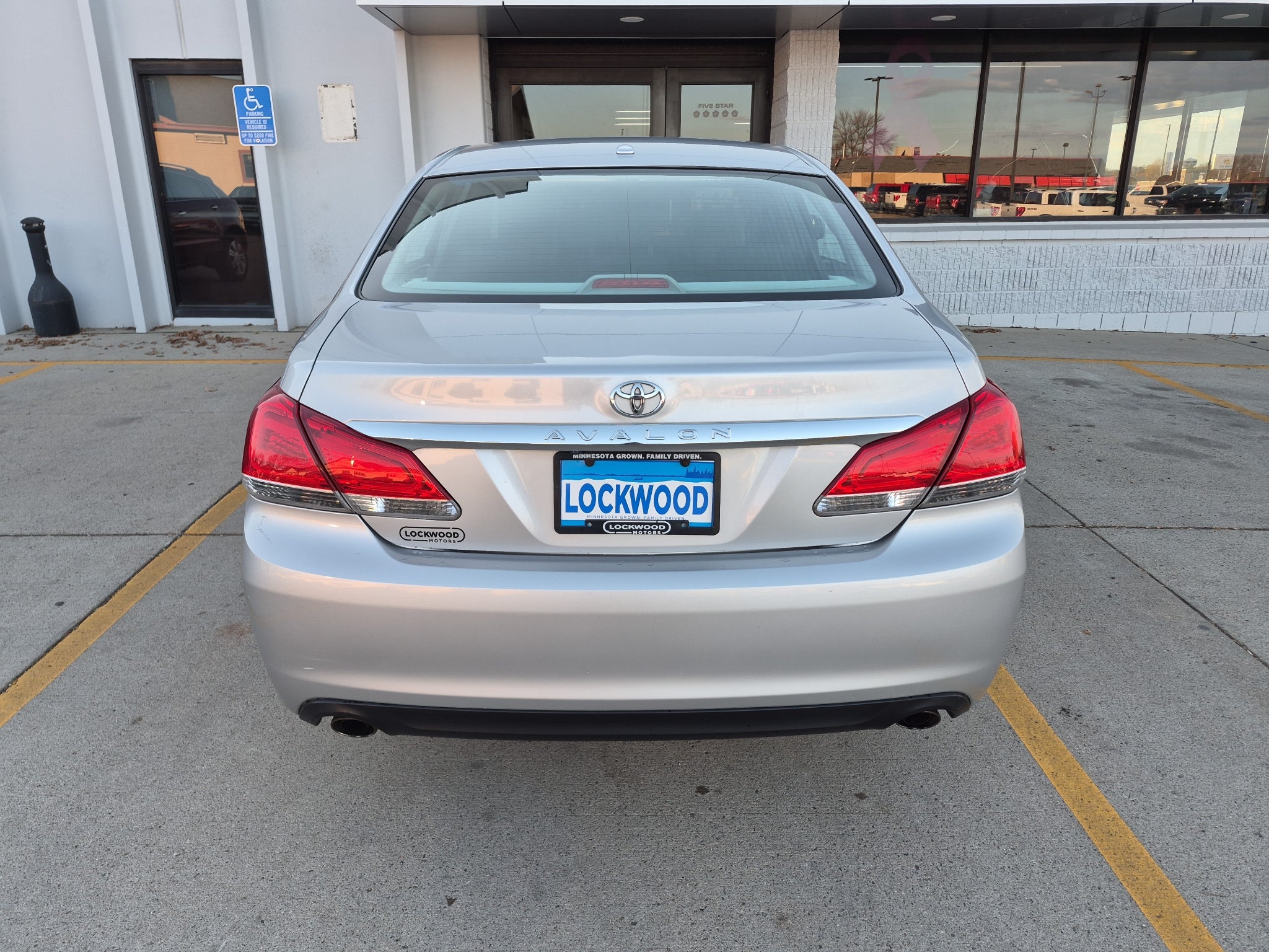2011 Toyota Avalon 4dr Sdn (Natl)