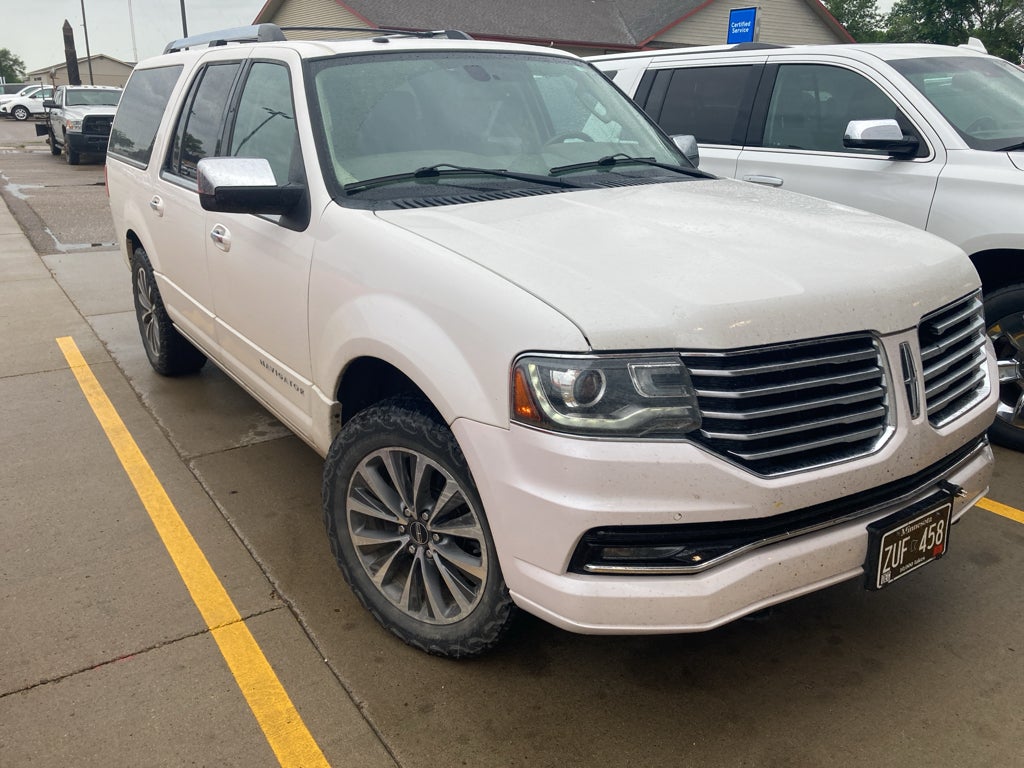 2015 Lincoln Navigator L Base