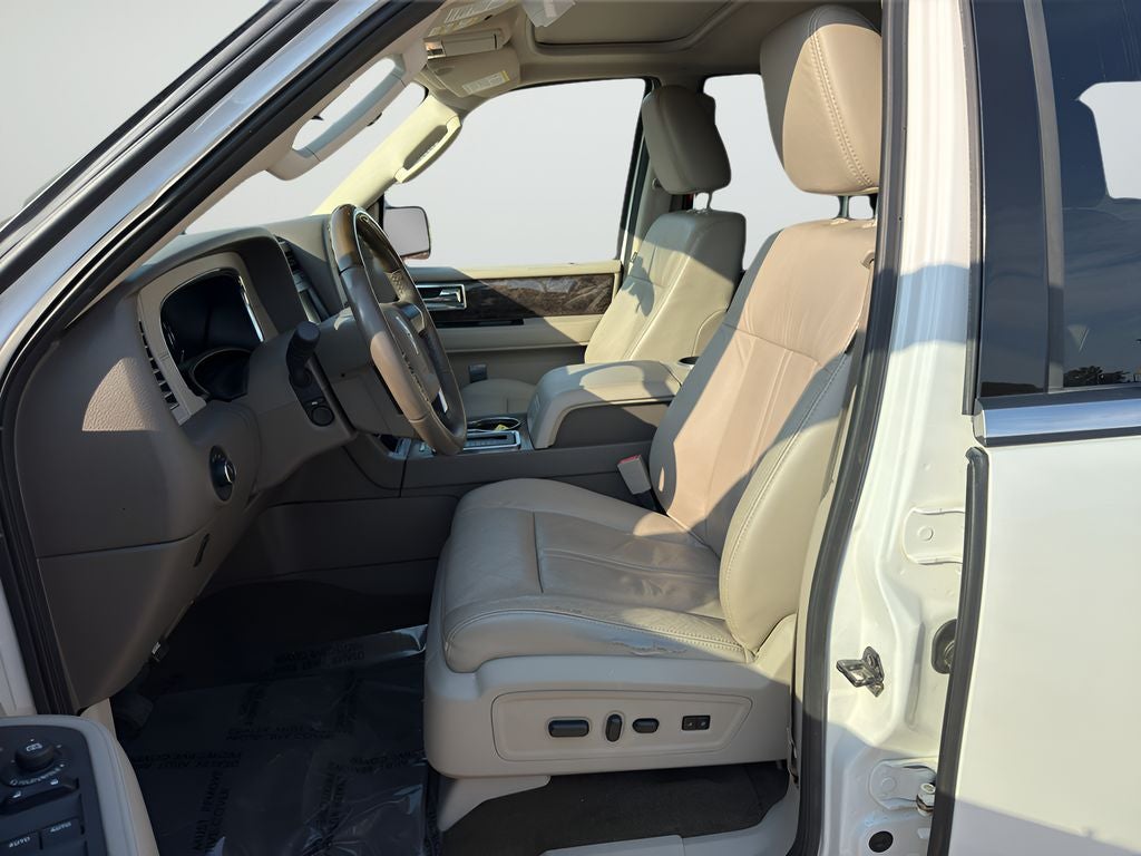 2015 Lincoln Navigator L Base