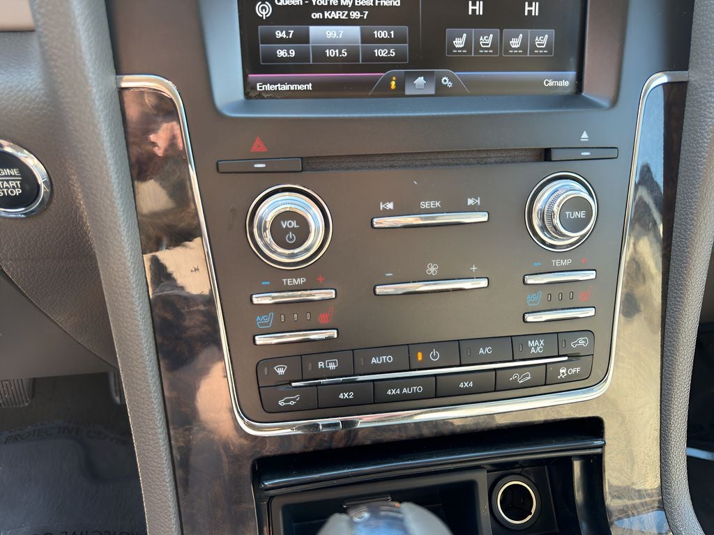 2015 Lincoln Navigator L Base