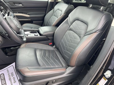 2023 Nissan Pathfinder Platinum