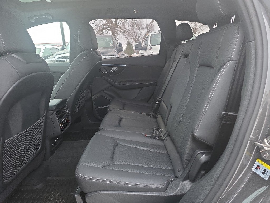 2025 Audi Q7 Premium Plus