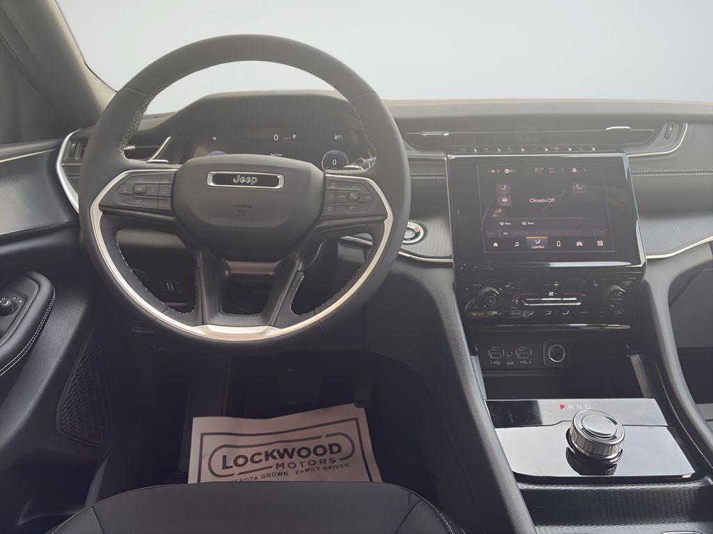 2026 Jeep Grand Cherokee Laredo