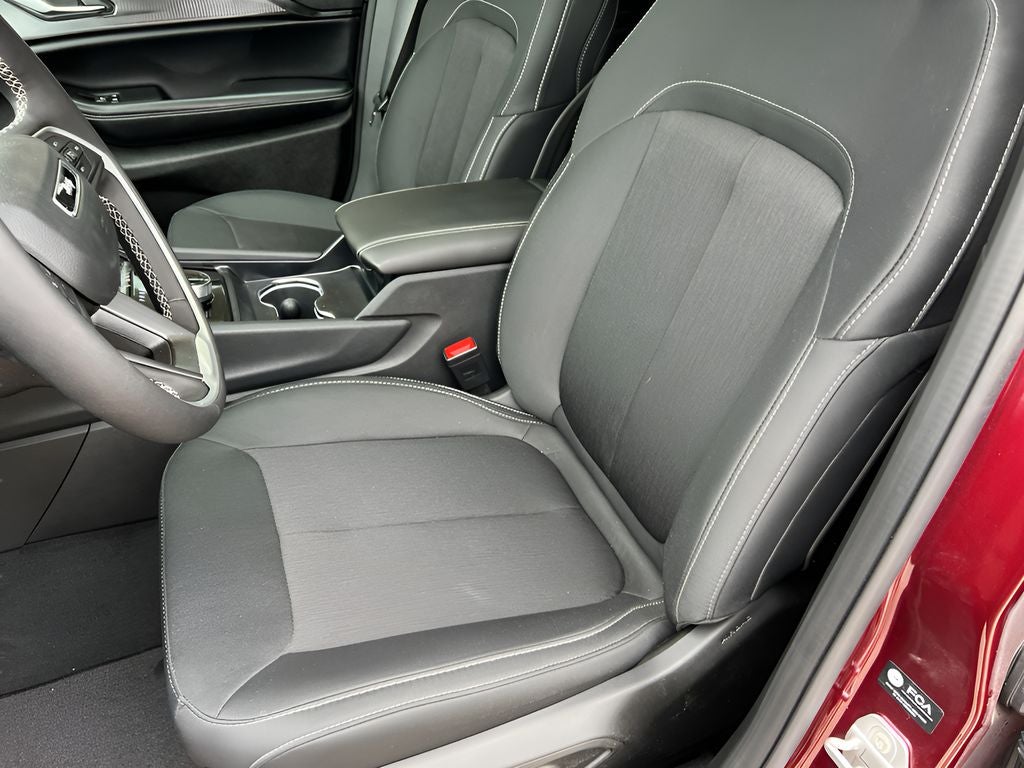 2026 Jeep Grand Cherokee Laredo X