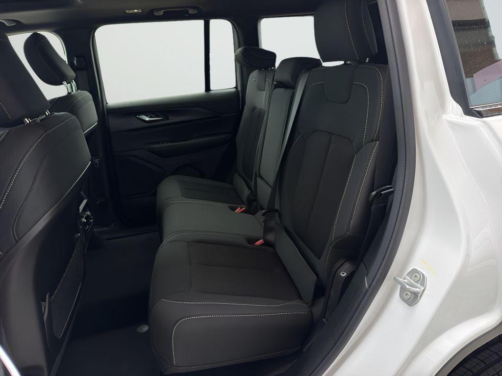 2026 Jeep Grand Cherokee Laredo X