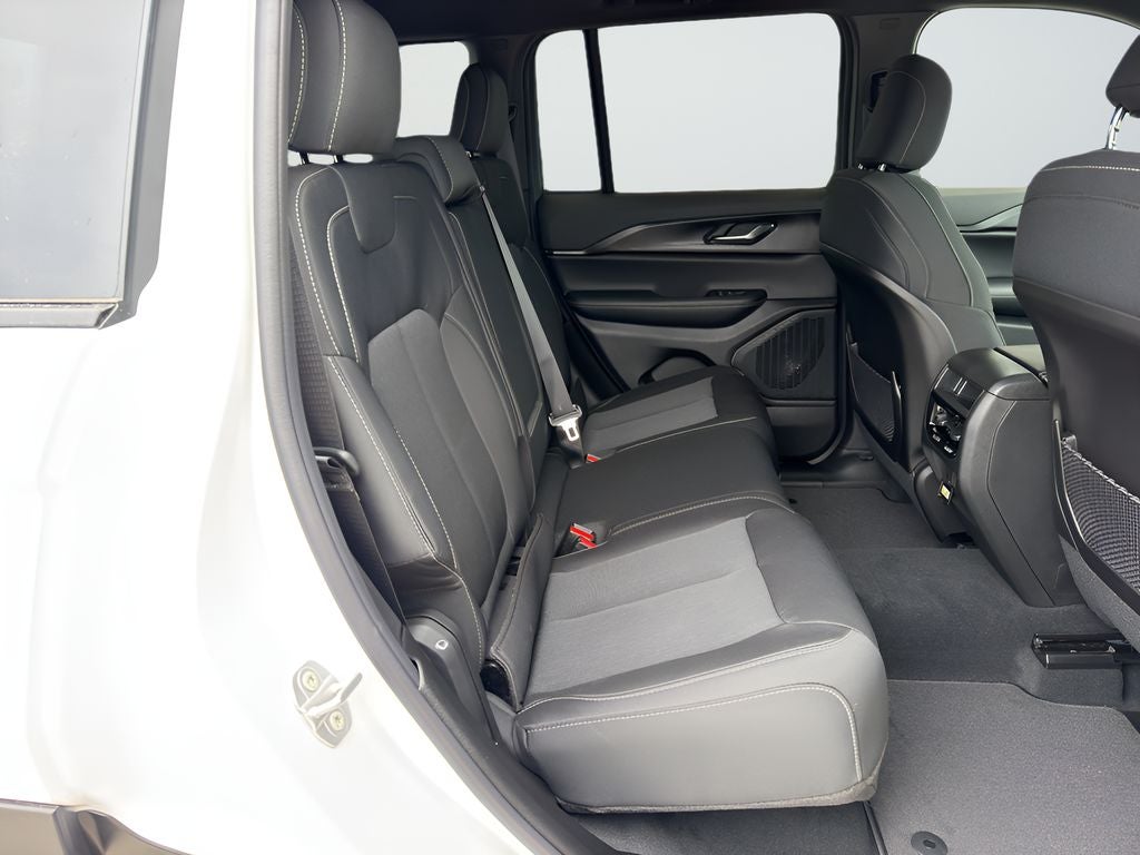 2026 Jeep Grand Cherokee Laredo X