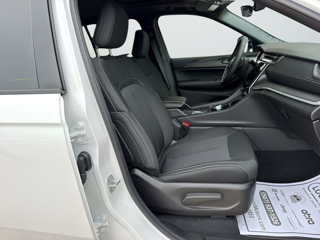 2026 Jeep Grand Cherokee Laredo X