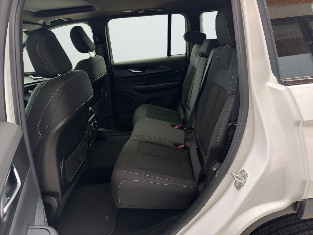 2026 Jeep Grand Cherokee Laredo X