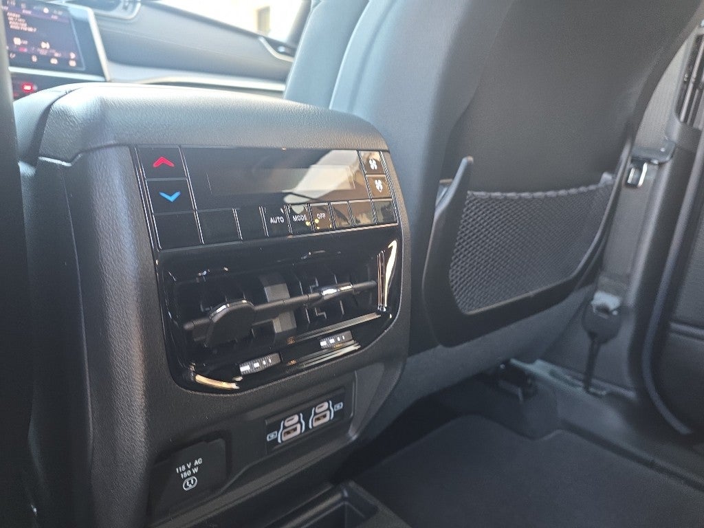 2026 Jeep Grand Cherokee L Laredo / Altitude