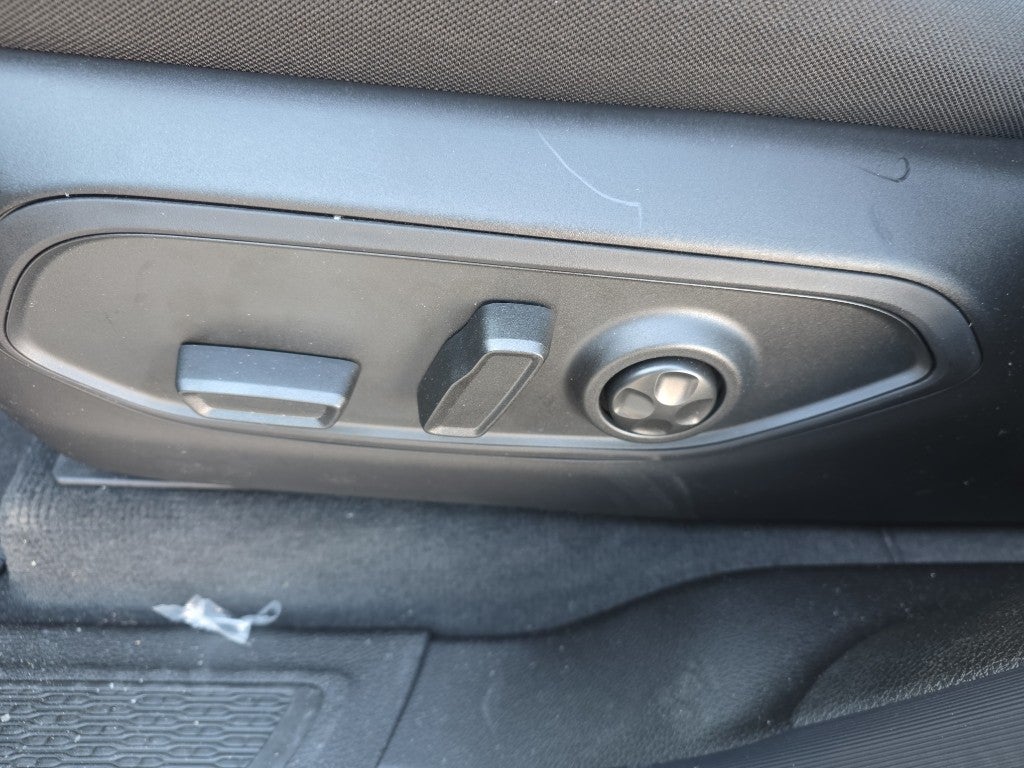 2026 Jeep Grand Cherokee L Laredo / Altitude