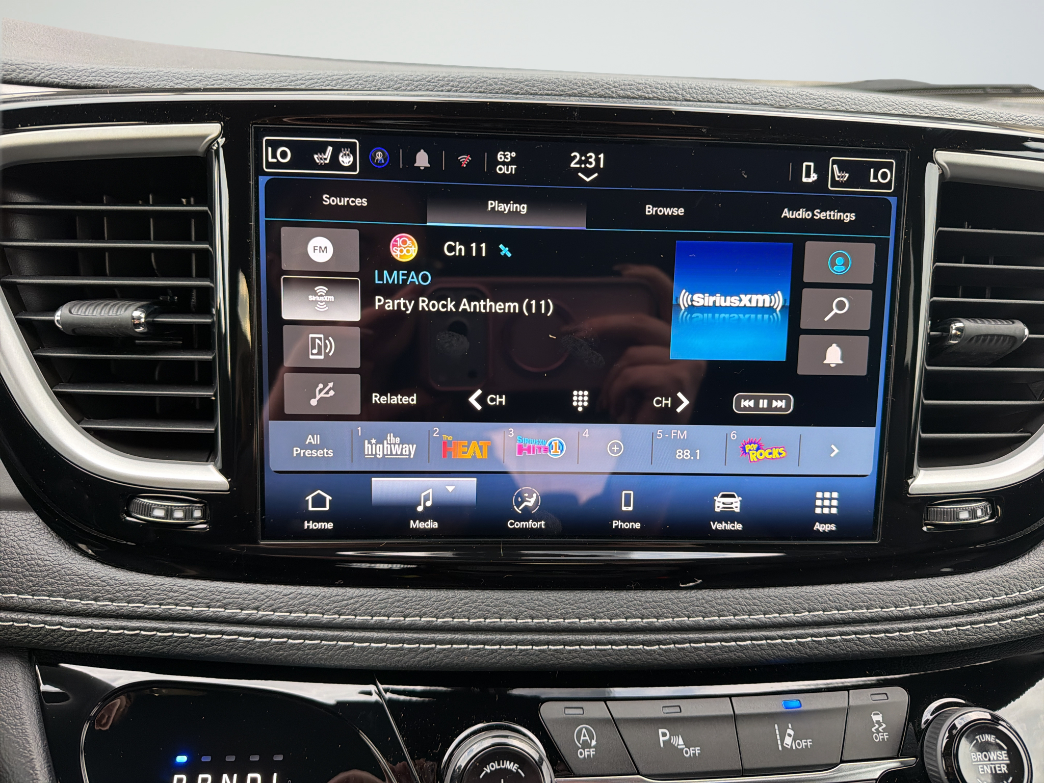 2027 Chrysler Pacifica Select