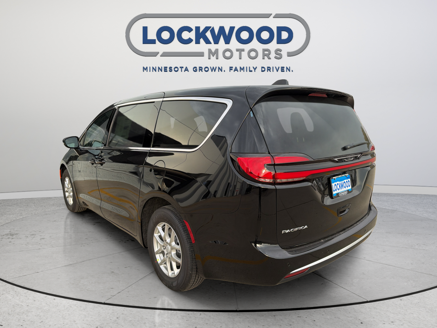 2027 Chrysler Pacifica Select