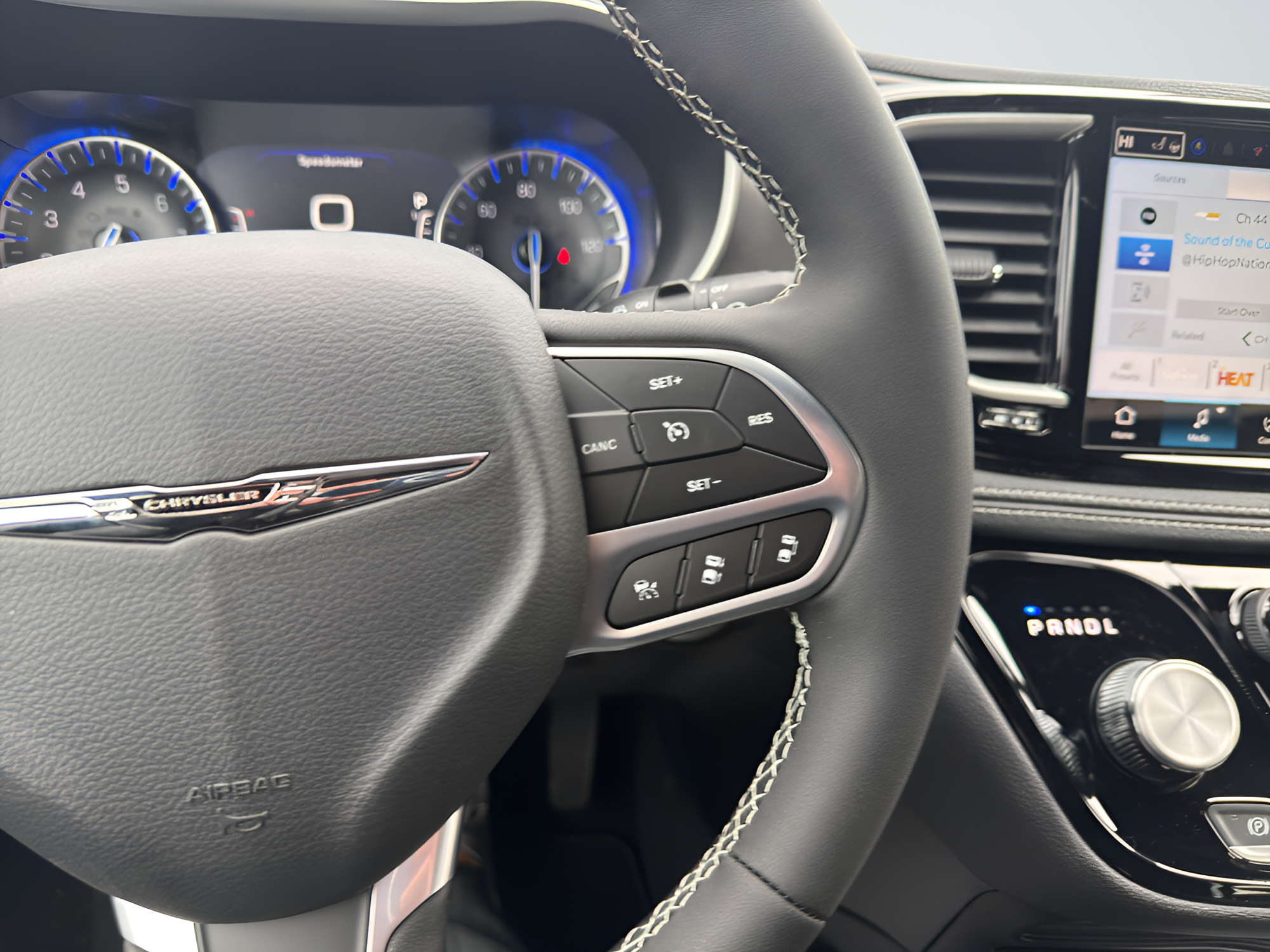 2026 Chrysler Pacifica Select
