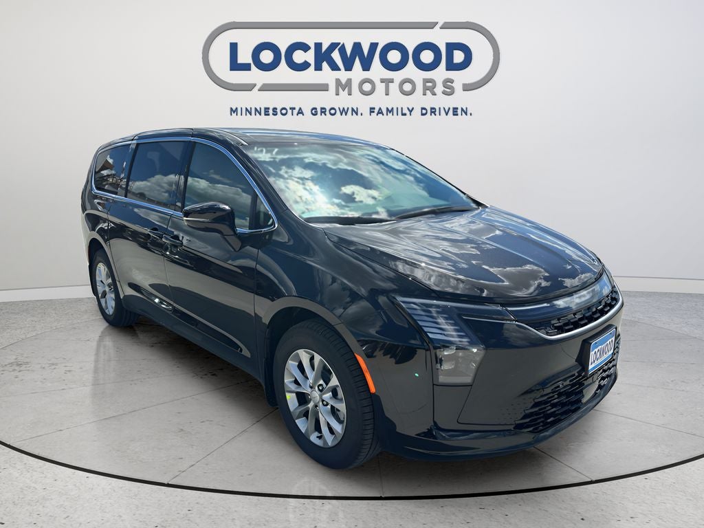 2027 Chrysler Pacifica Select