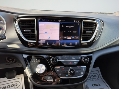 2027 Chrysler Pacifica Limited