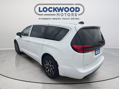 2027 Chrysler Pacifica Limited