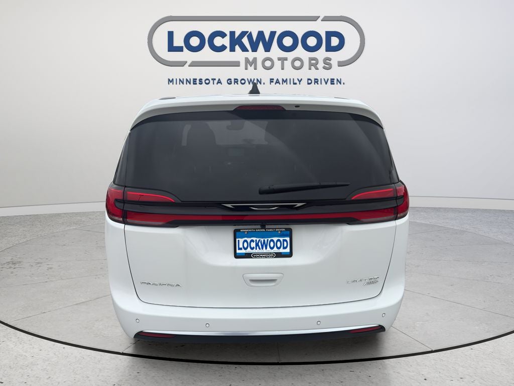 2027 Chrysler Pacifica Limited